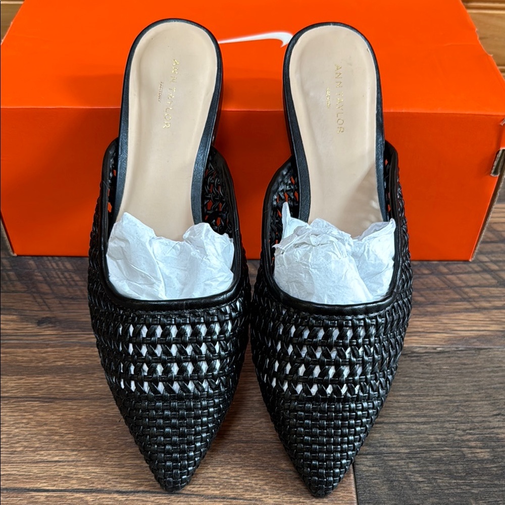 Ann Taylor Black Geometric Mules